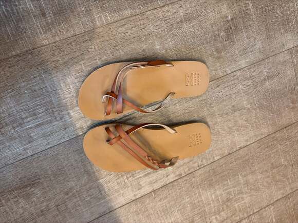 Billabong Shoes - Billabong Josie Women's Strappy Flip Flop Sandals in Tan size 9